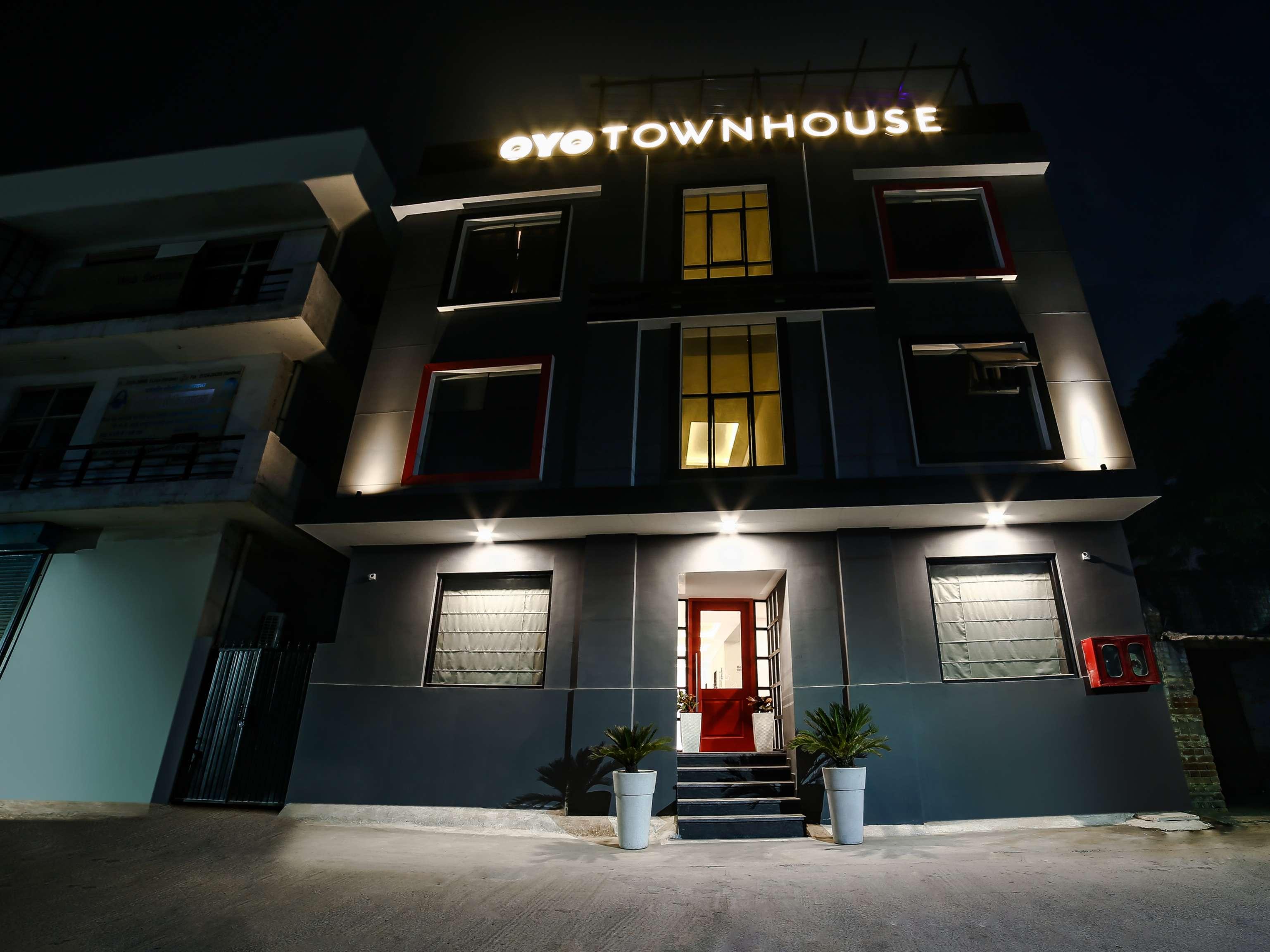 Collection O Townhouse 069 Hotell Gurgaon Exteriör bild